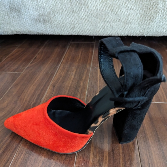 Fashionable Chunky Heels - Picture 4 of 4